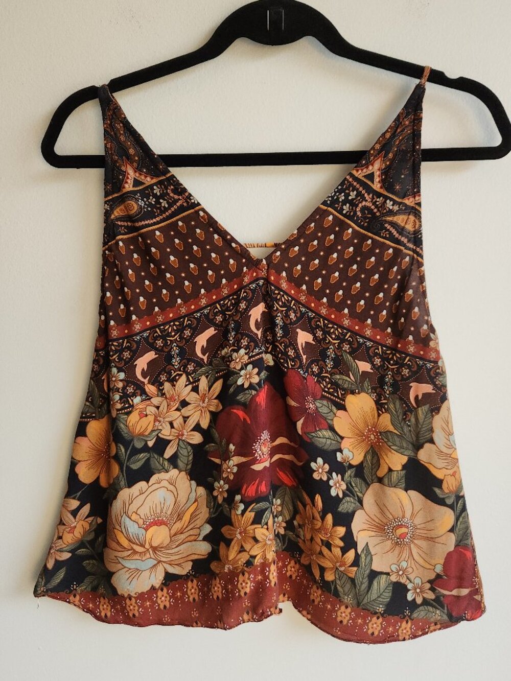 FARM Rio Earth-Tone Floral Dolphin V-Neck Camisole Top – S